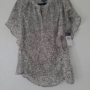Chaps  Flutter Sleeve Size Women's Top M NWT Career or Casual Wear Animal Print